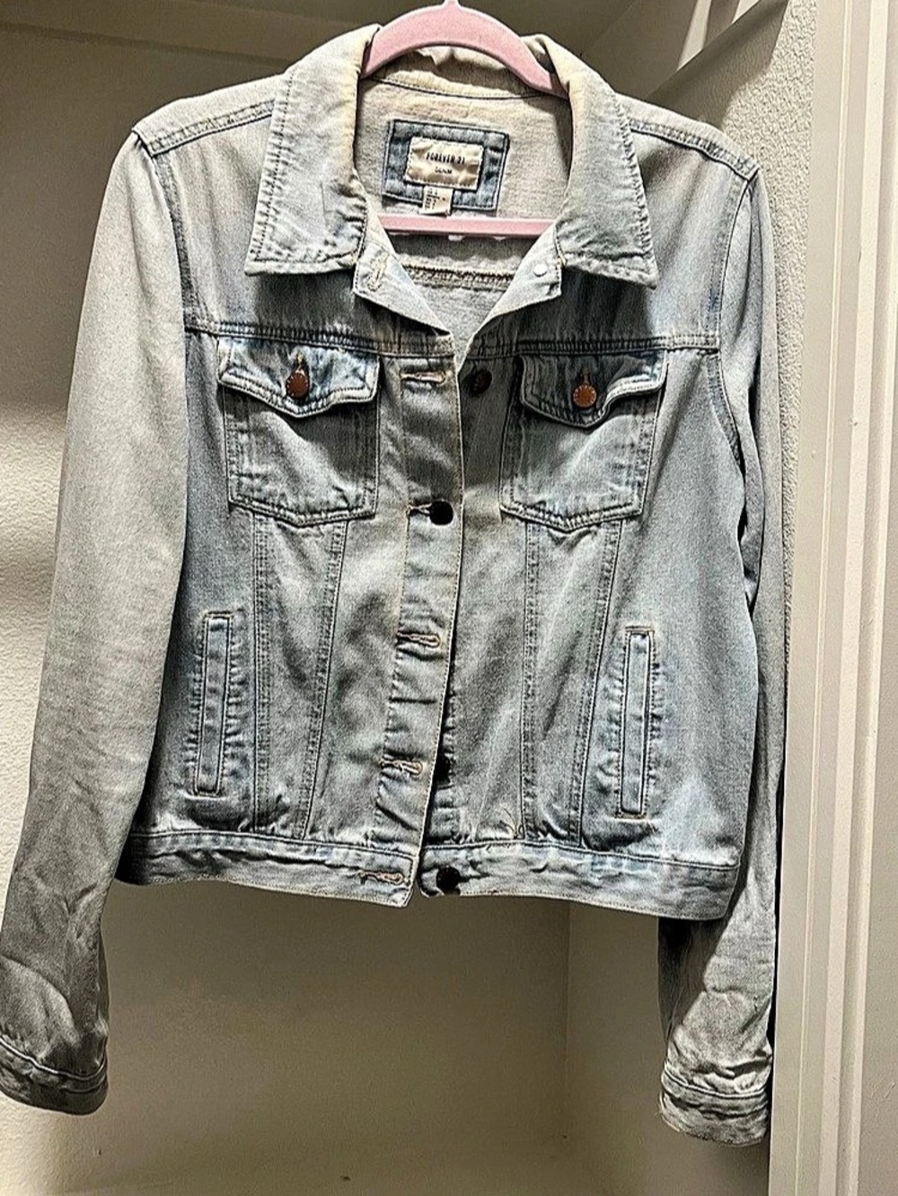 Forever 21 Denim Jean Jacket in Light Blue Size Large